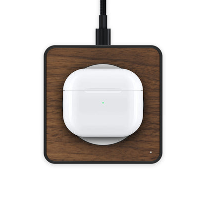 Revolutionary super-fast charging pad: Transform the way you power up. Effortlessly charge your devices at blazing speeds with this cutting-edge charging pad.